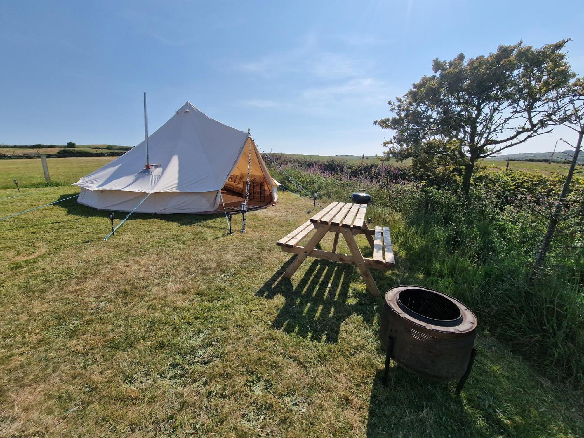 Beautiful 1-Bed Bell Tent In Holyhead Bagian luar foto