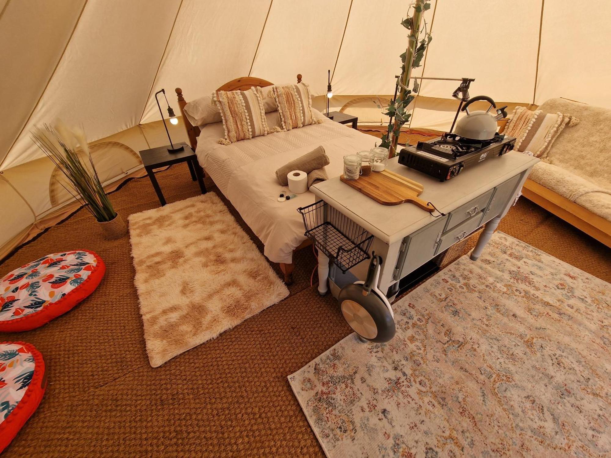 Beautiful 1-Bed Bell Tent In Holyhead Bagian luar foto